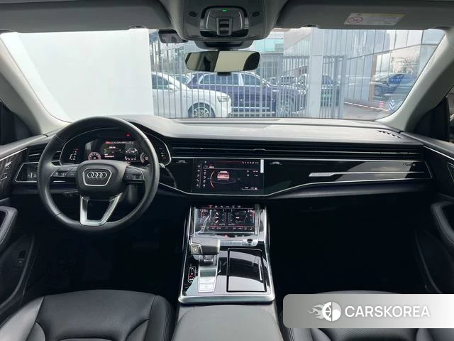 Audi Q8 2024 Черный из Китая, фото 2