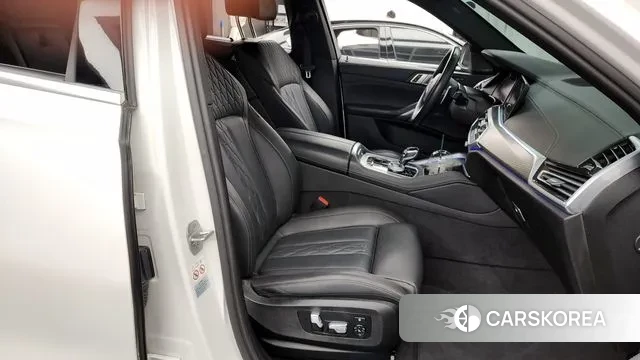 BMW X6 (G06) 2023 Белый из Кореи, фото 2