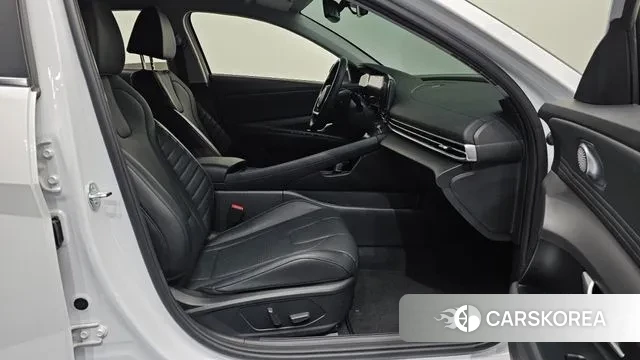 Hyundai The New Avante (CN7) 2023 Белый из Кореи, фото 2