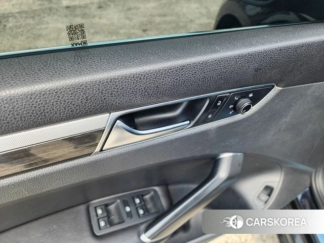 Volkswagen The New Passat 2018 Черный из Кореи, фото 2