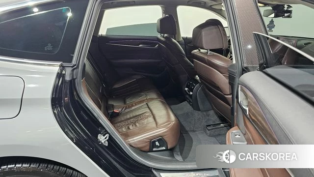 BMW 6 Series GT (G32) 2019 Серебристо-серый из Кореи, фото 2