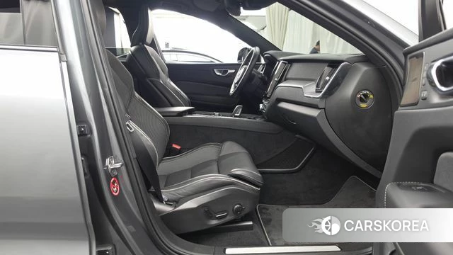 Volvo XC60 second Generation 2021 Серый из Кореи, фото 2