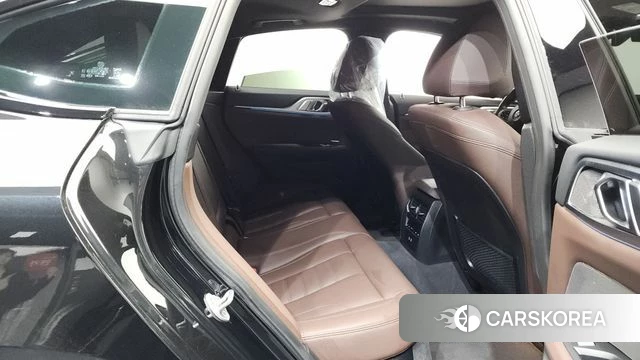 BMW i4 2024 Черный из Кореи, фото 2