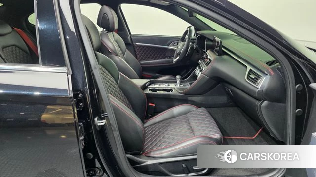 Genesis The New G70 2023 Черный из Кореи, фото 2