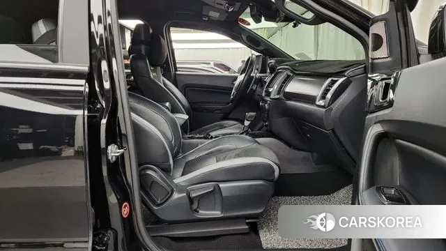 Ford Ranger 3rd Generation 2022 Черный из Кореи, фото 2