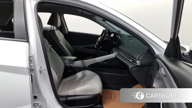 Hyundai Avante Hybrid (CN7) 2023 Белый из Кореи, фото 2