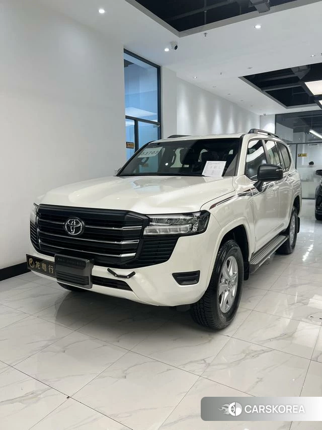 Toyota Land Cruiser (imported) 2024 Белый из Китая, фото 2