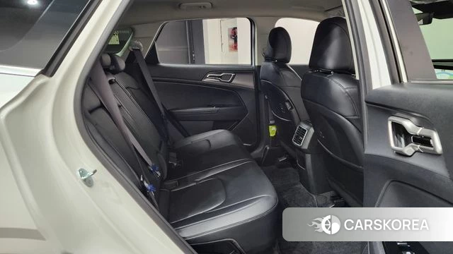 Kia Sportage 5th Generation Hybrid 2024 Белый из Кореи, фото 2