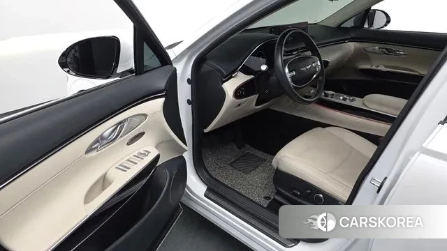 Genesis GV70 2022 Белый из Кореи, фото 2