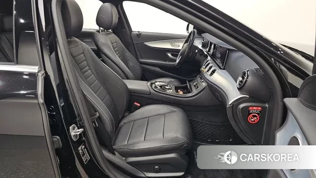 Mercedes-Benz E-Class W213 2020 Черный из Кореи, фото 2