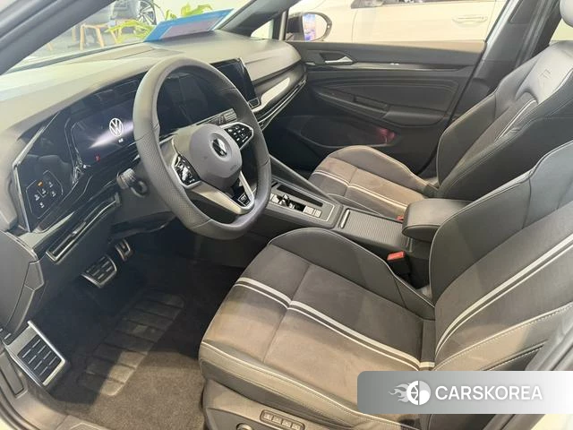 Volkswagen Golf 2024 Белый из Китая, фото 2
