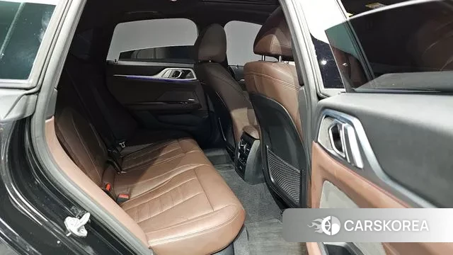 BMW 4 Series (G22) 2023 Черный из Кореи, фото 2