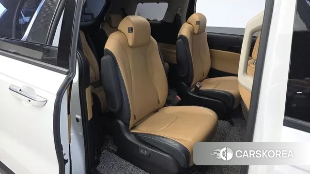 Kia Carnival 4th generation 2023 Белый из Кореи, фото 2