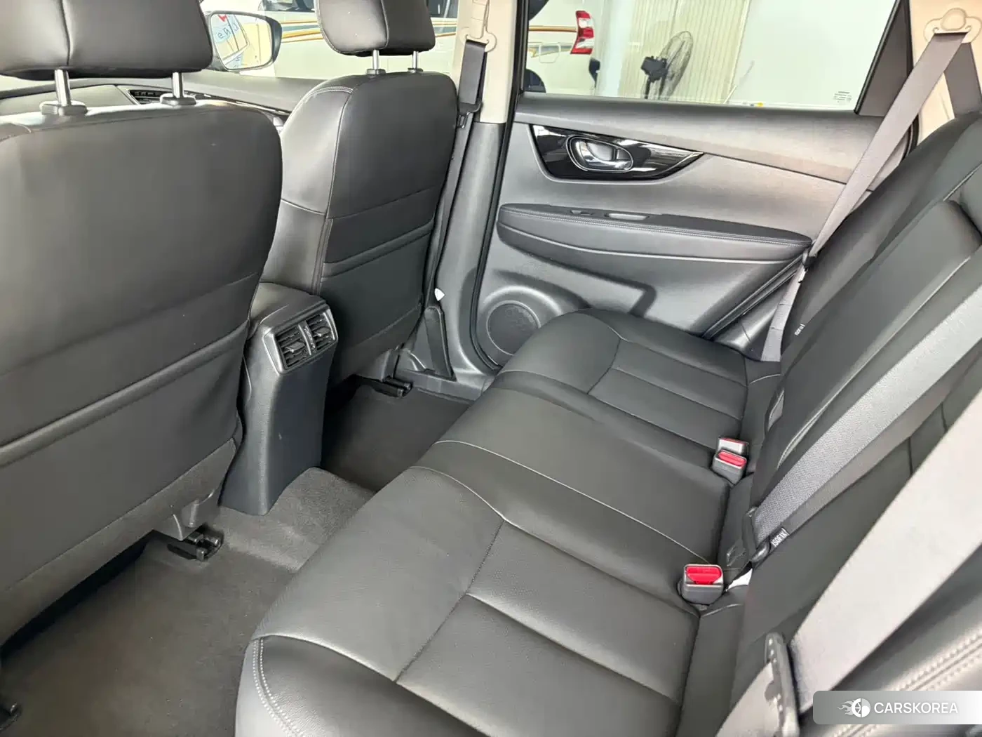 Nissan Qijun 2023 Champagne/brown из Китая, фото 2