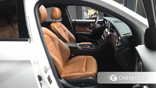 Mercedes-Benz GLC-Class X253 2021 Белый из Кореи, фото 2