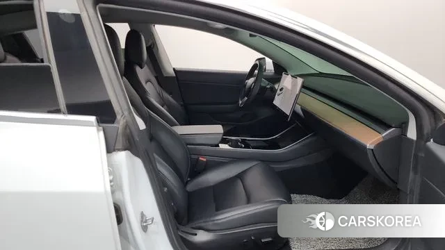 Tesla Model 3 2020 Белый из Кореи, фото 2