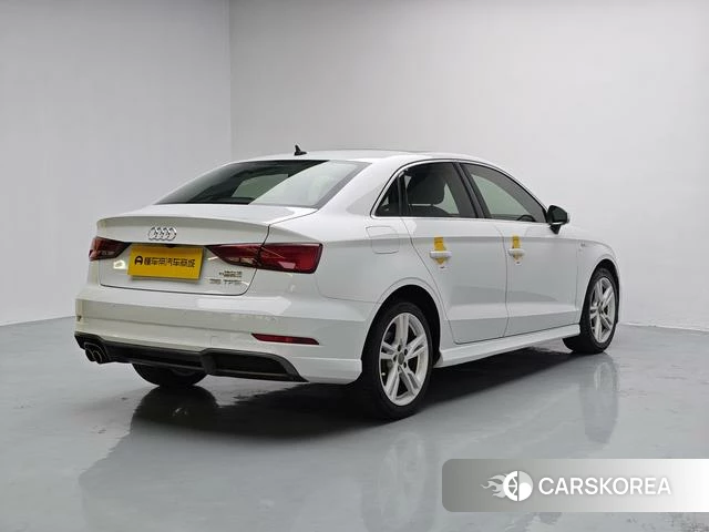 Audi A3 2019 Белый из Китая, фото 2