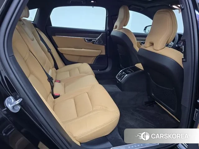 Volvo S90 2025 Черный из Кореи, фото 2