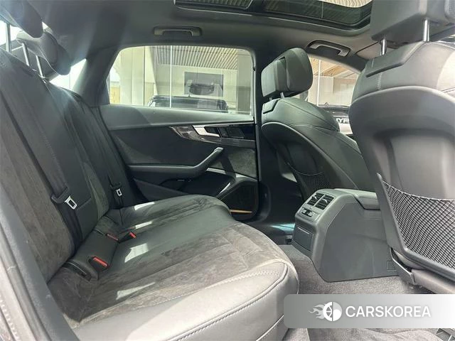 Audi A4L 2022 Темно-серый из Китая, фото 2