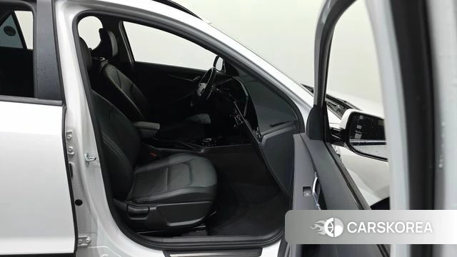 Kia Di Ol Nu Niro 2022 Белый из Кореи, фото 2