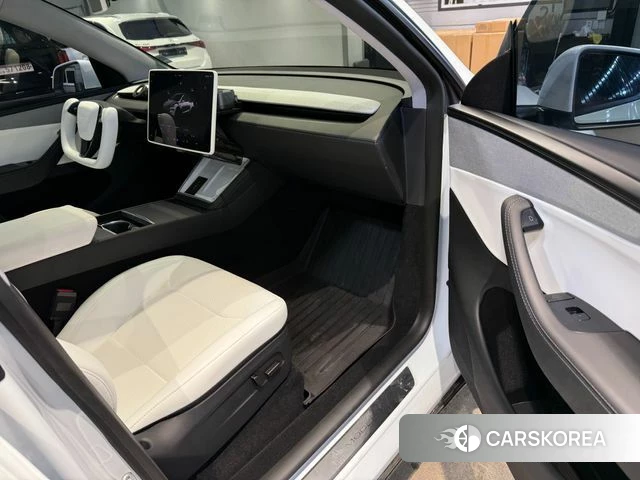 Tesla Model Y 2025 Белый из Кореи, фото 2