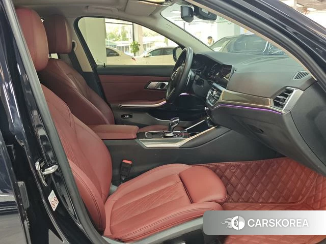 BMW 3 series 2022 Черный из Китая, фото 2