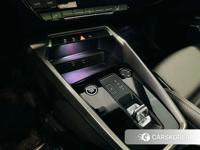 Audi A3 2024 Зеленый из Китая, фото 2