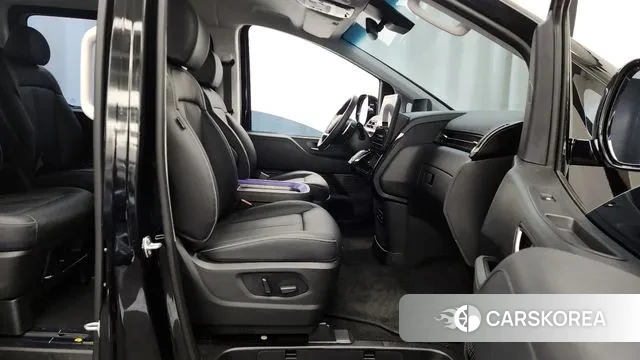 Hyundai Staria 2024 Черный из Кореи, фото 2