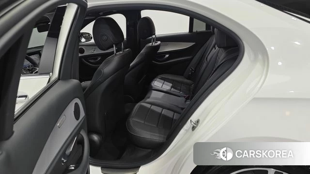 Mercedes-Benz E-Class W213 2021 Белый из Кореи, фото 2