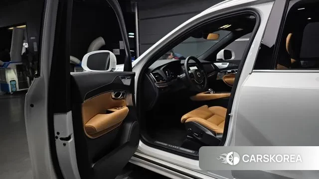 Volvo XC90 second Generation 2024 Белый из Кореи, фото 2