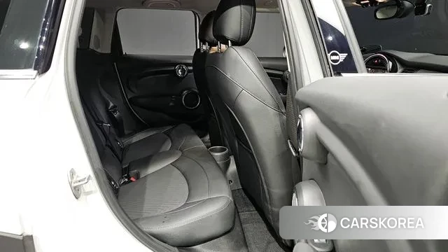 Mini Cooper 2021 Серебряный из Кореи, фото 2