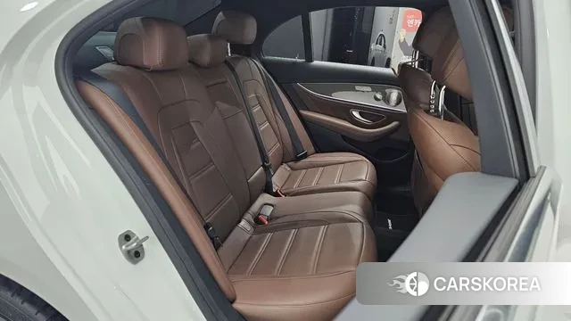 Mercedes-Benz E-Class W213 2021 Белый из Кореи, фото 2