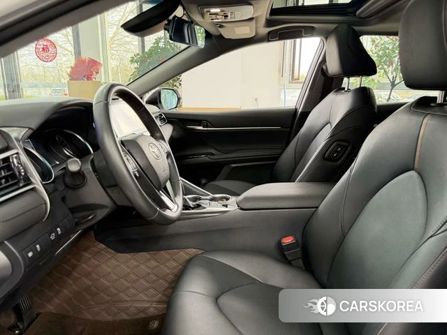 Toyota Camry 2021 Белый из Китая, фото 2