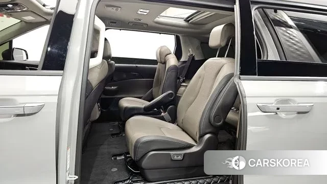 Kia The New Carnival 4th Generation 2025 Серебряный из Кореи, фото 2