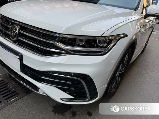 Volkswagen Tiguan L 2024 Белый из Китая, фото 2