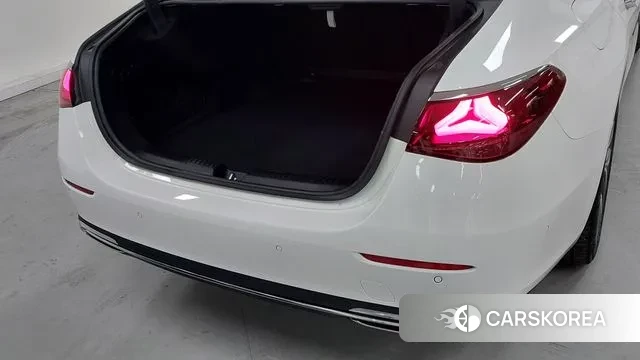 Mercedes-Benz E-Class W214 2024 Белый из Кореи, фото 2