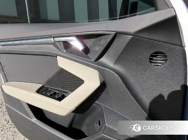 Audi A3 (8Y) 2024 Белый из Кореи, фото 2