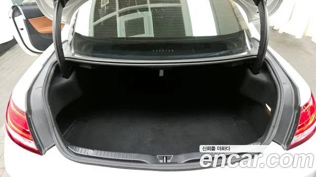 Mercedes-Benz C-Class W205 2019 Белый из Кореи, фото 2