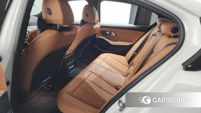 BMW 3 Series (G20) 2023 Белый из Кореи, фото 2