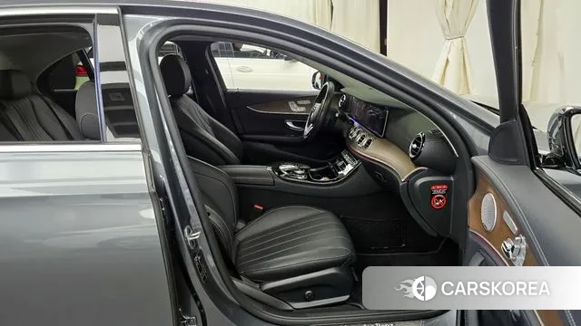 Mercedes-Benz E-Class W213 2019 Серый из Кореи, фото 2