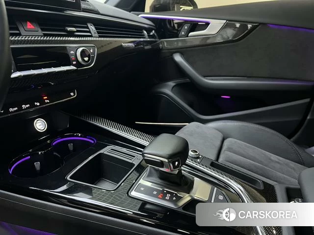 Audi A4L 2022 Белый из Китая, фото 2