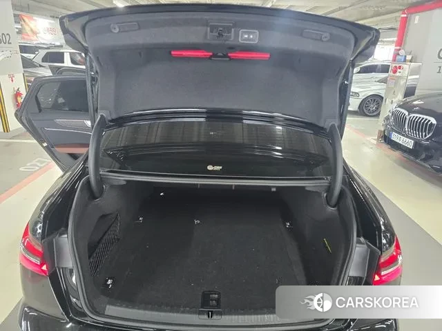 Audi A6 (C8) 2023 Черный из Кореи, фото 2