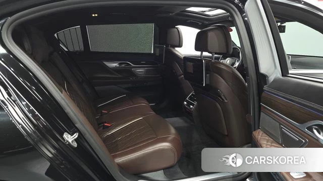 BMW 7 Series (G11) 2020 Черный из Кореи, фото 2
