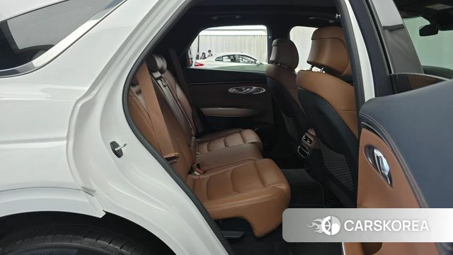 Genesis GV70 2023 Белый из Кореи, фото 2