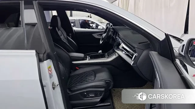 Audi Q8 (4M) 2022 Белый из Кореи, фото 2