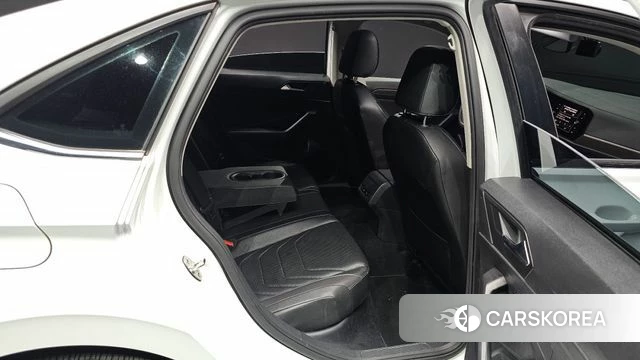 Volkswagen 7th Generation of Jetta 2021 Белый из Кореи, фото 2