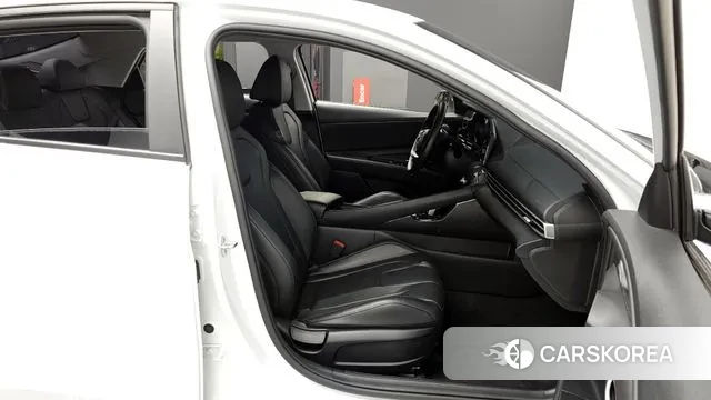 Hyundai Avante Hybrid (CN7) 2022 Белый из Кореи, фото 2