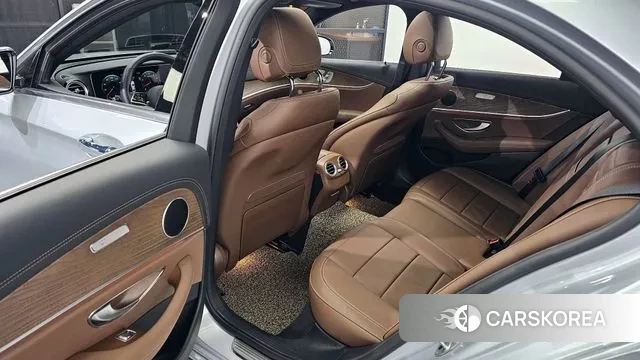 Mercedes-Benz E-Class W213 2022 Серебряный из Кореи, фото 2