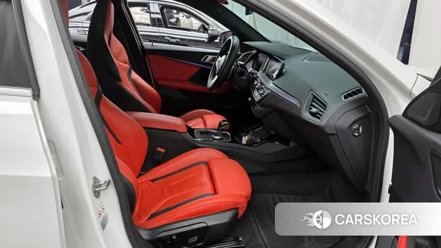 BMW 1 Series (F40) 2022 Белый из Кореи, фото 2