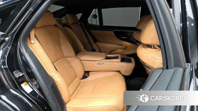 Lexus LS500h 5th generation 2022 Черный из Кореи, фото 2